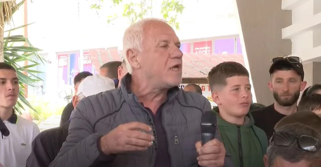 Demokrati me gotë rakie në dorë para Berishës: Kam qenë shoqërues i Gazment Nokës