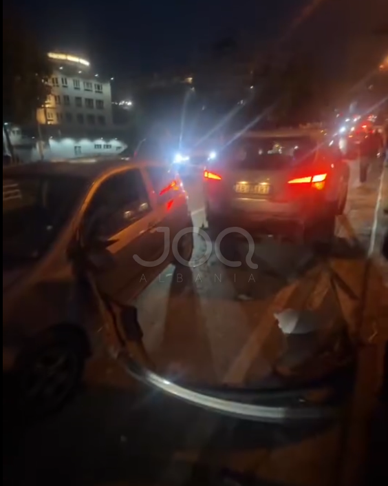 Përplasen tre automjete te Kodra e Diellit: “Po ecnin me shumë shpejtësi në zonë të banuar”