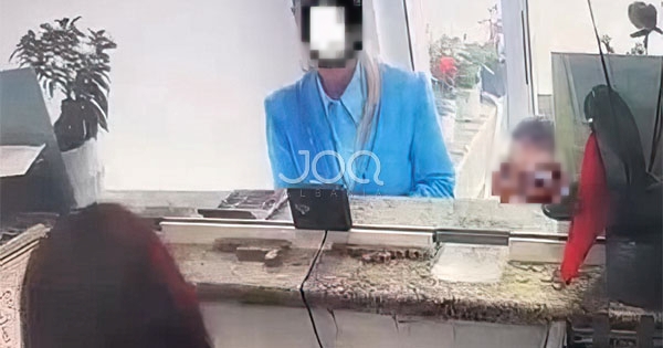 Gabimi në Exchange, punonjësja e re i jep 100 mijë lekë më shumë, i lutet zonjës t’i kthejë
