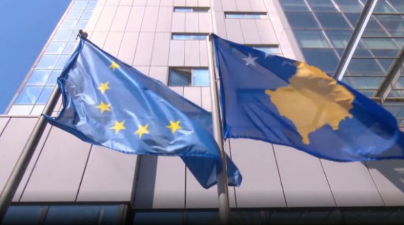 Kallas sot në Kosovë: Para heqjes së masave të BE-së, shtensiononi situatën!