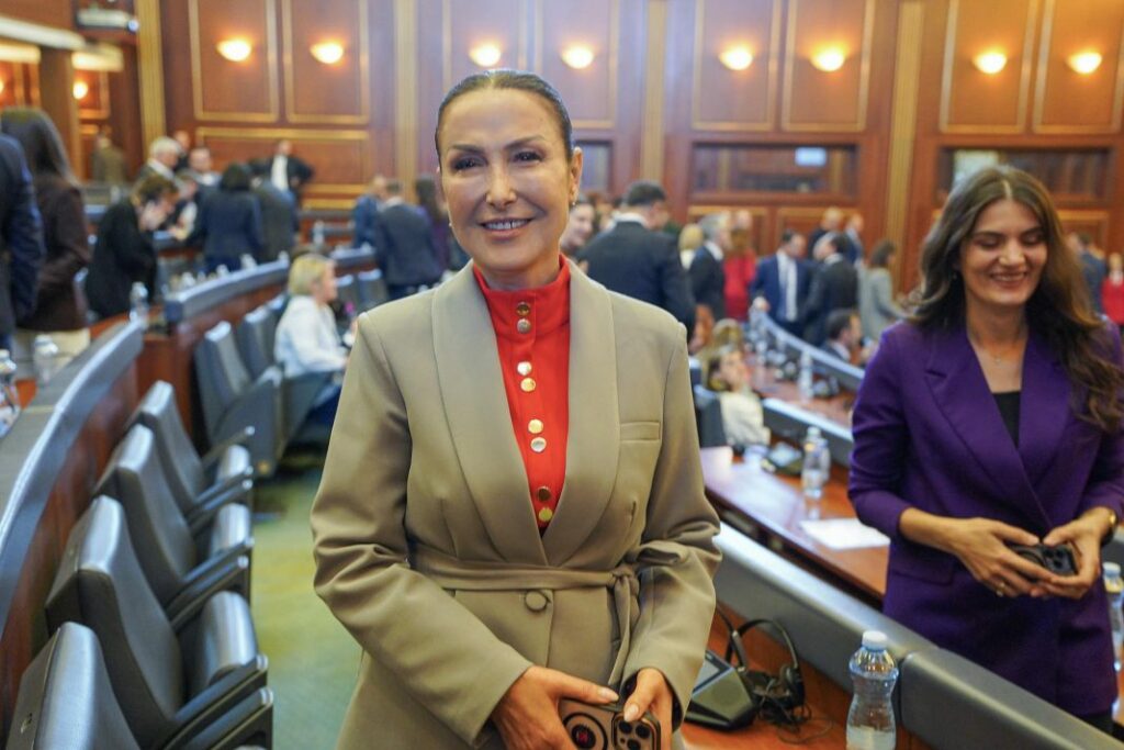Deputetja e LDK-së bën thirrje për reflektim dhe bashkëpunim për zhbllokimin e Kuvendit