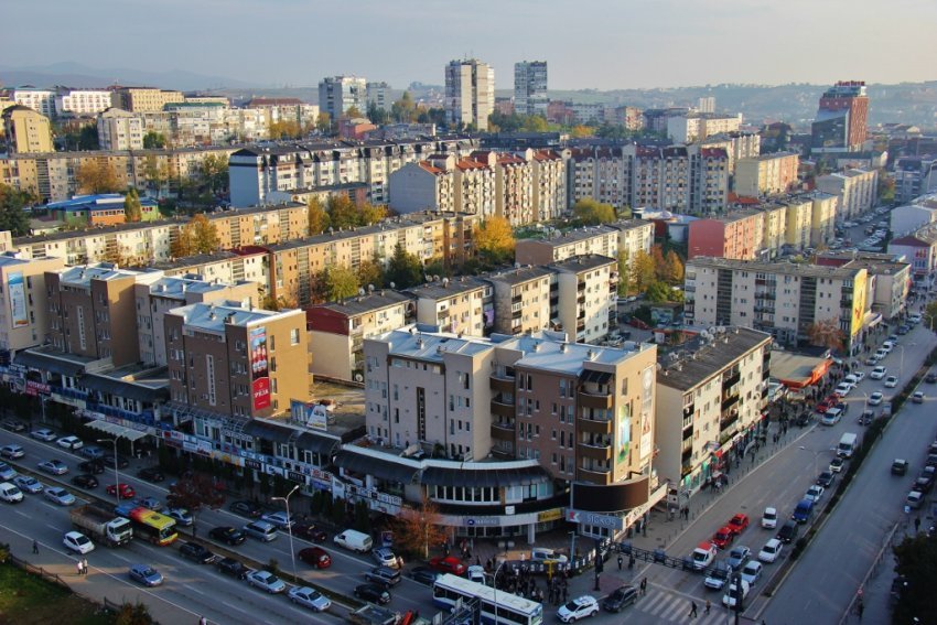 Për dy orë sot hyrjet kryesore në Prishtinë do të bllokohen