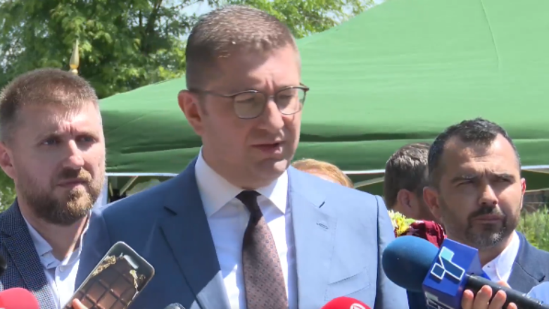 Mickoski: Marrëveshja strategjike me Britaninë e Madhe u bë për investime ekonomike dhe jo për kampe të emigrantëve
