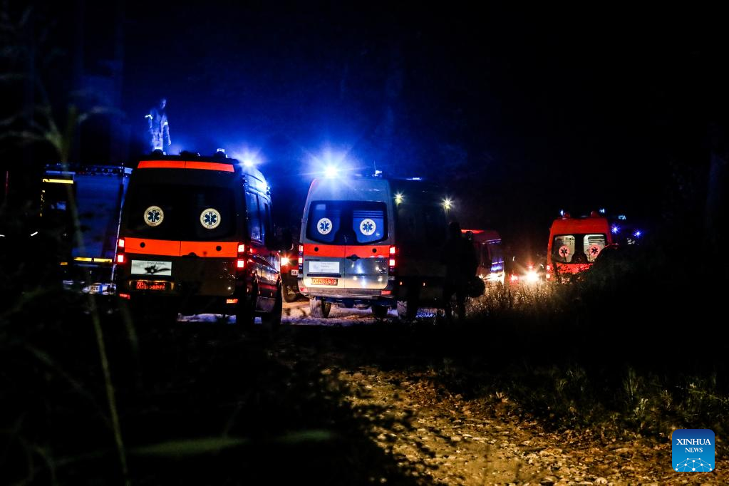 Horror në Greqi, shqiptari gjendet i varur dhe me trup të dekompozuar brenda një magazine