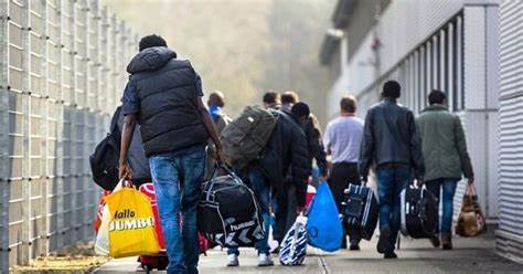 Pas refuzimit nga Shqipëria, Starmer i kërkon Kosovës të pranojë ngritjen e kampeve të emigrantëve