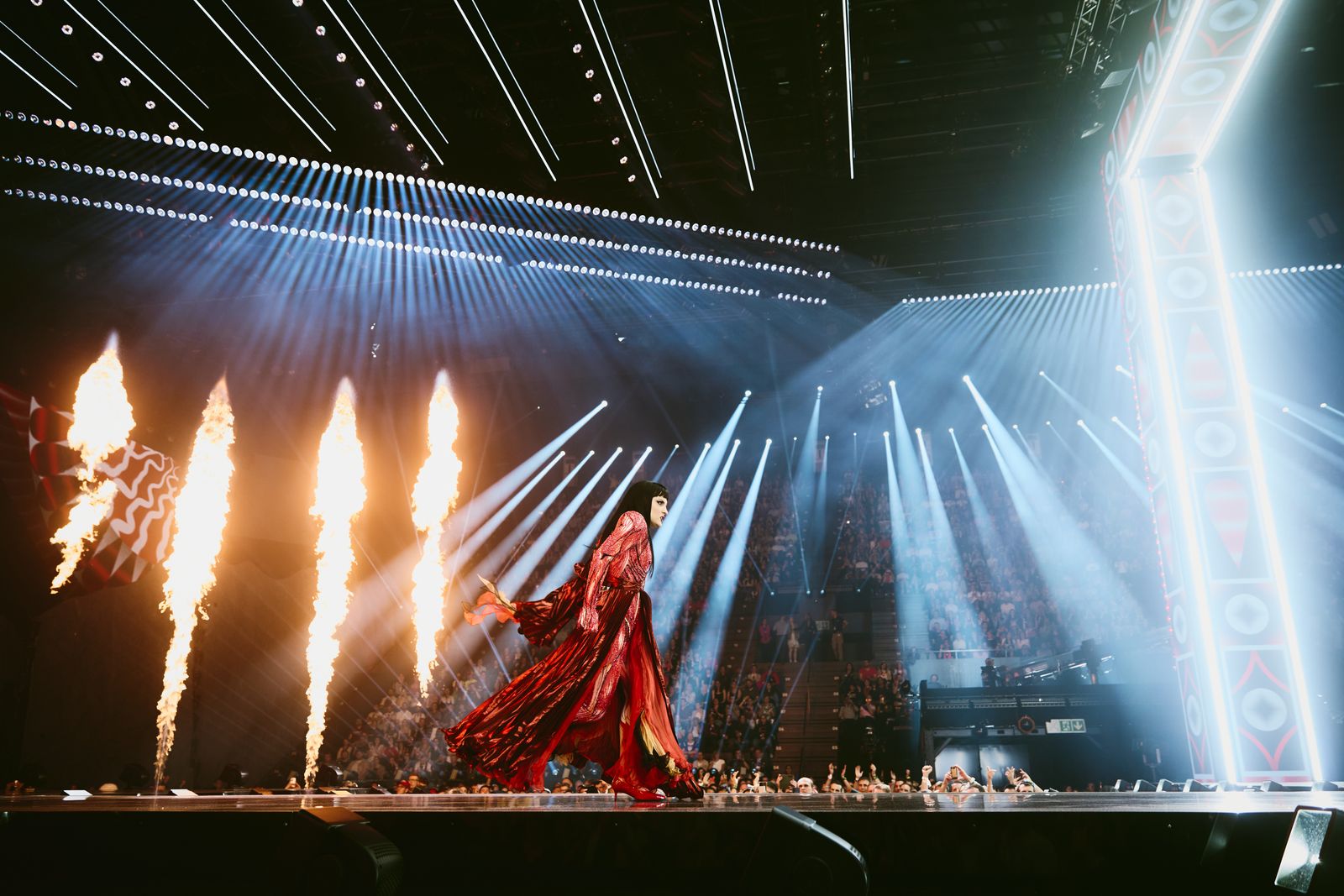 “Zjerm” ndez skenën e Eurovizionit, Shkodra Elektronike mahnit me performancën elektrizuese