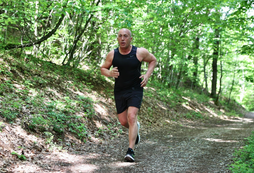 Haradinaj në formë të shkëlqyer fizike, sot e nisi ditën me vrap në Gërmi