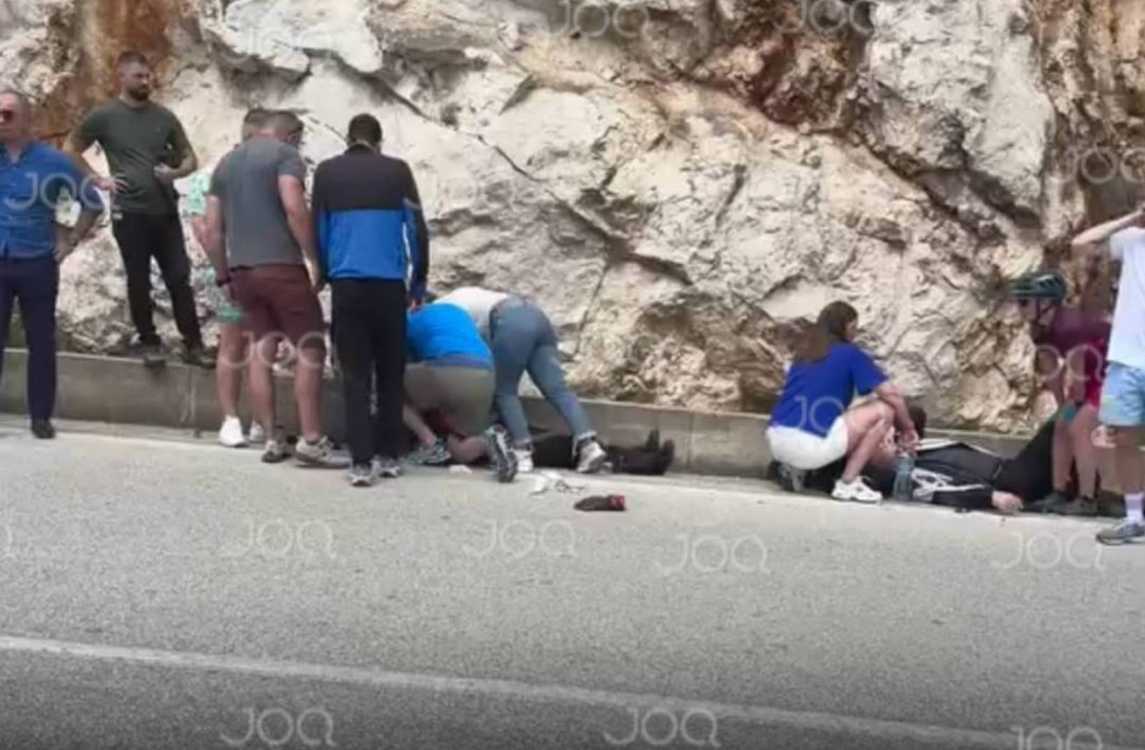 Makina përplas çiftin gjerman me motor, humb jetën gruaja në Himarë