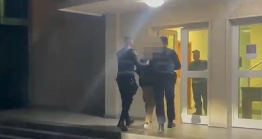 Dhunonte bashkëjetuesen italiane  arrestohet 27 vjeçari në Fier