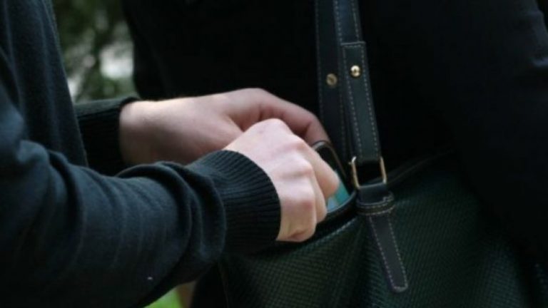 I maskuar dhe nën kërcënim të armës tenton të kryejë grabitje në Prizren