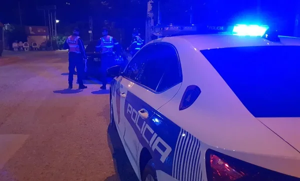 Qytetarët raportojnë  Shpërthim i fuqishëm në Elbasan pak minuta më parë 