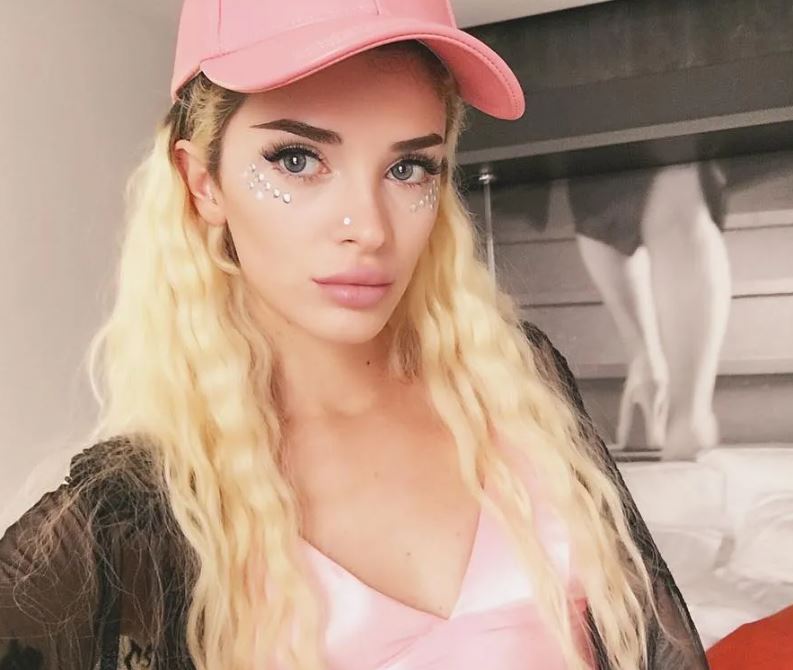 Era Istrefi mahnit me foton e fundit