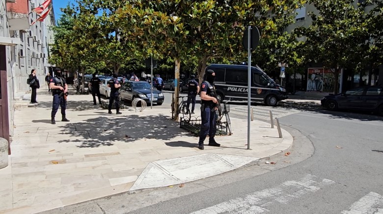 U arrestuan teksa po drekonin  Gjykata lë në burg  Akilin  dhe 4 të tjerë