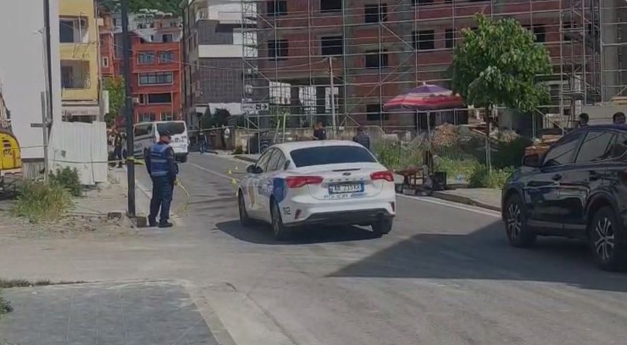 Përplasja me armë në Laç  ndërron jetë te Trauma 24 vjeçari