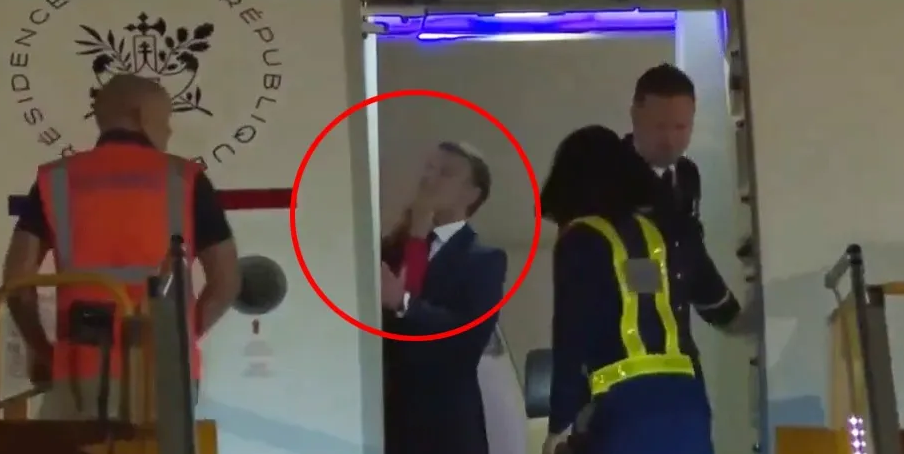 Macron goditet me shuplakë nga bashkëshortja