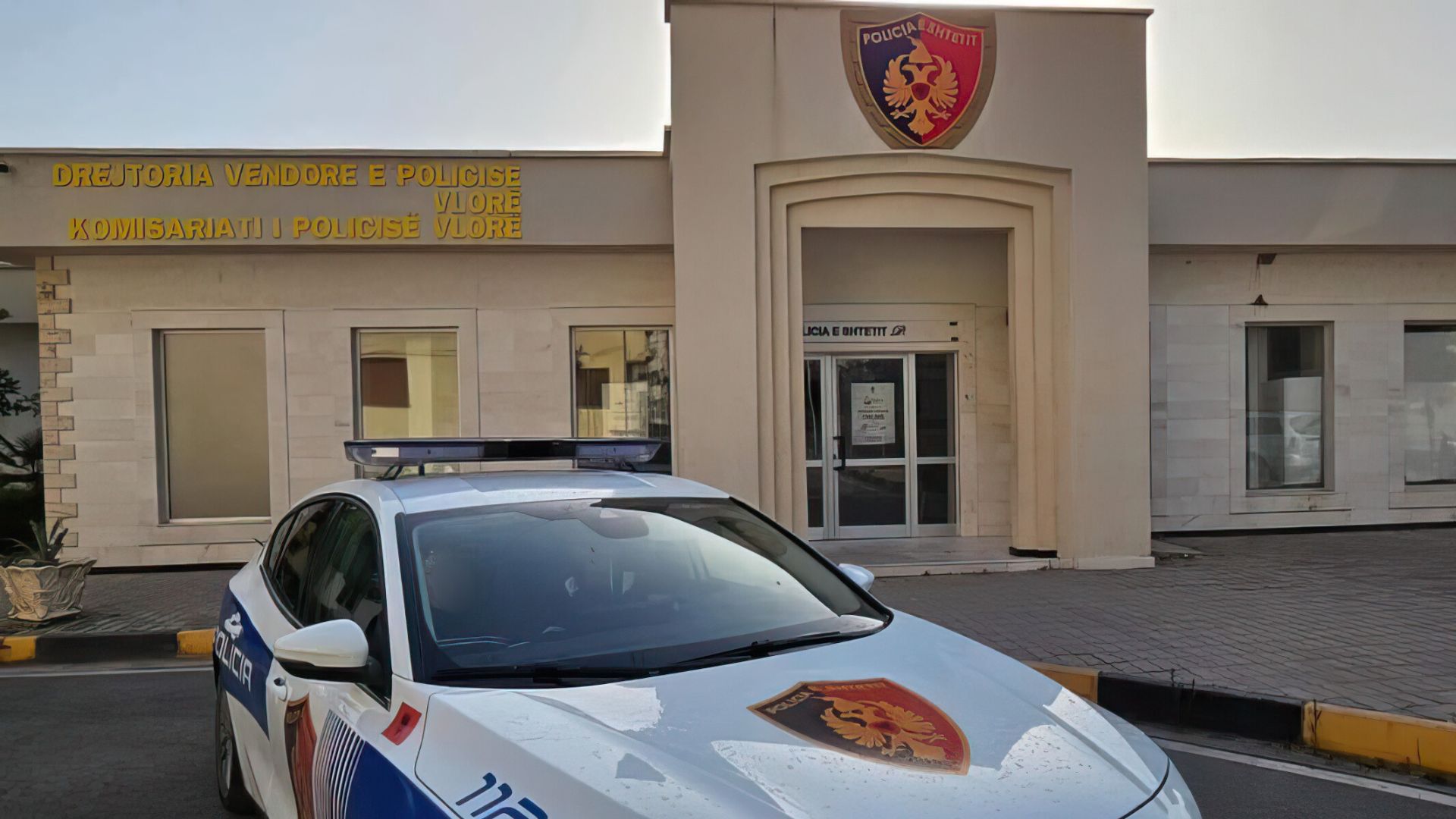 Skandal në Policinë e Vlorës/ Eftalia e financës akuzohet për vjedhje sistematike të pagave të punonjësve