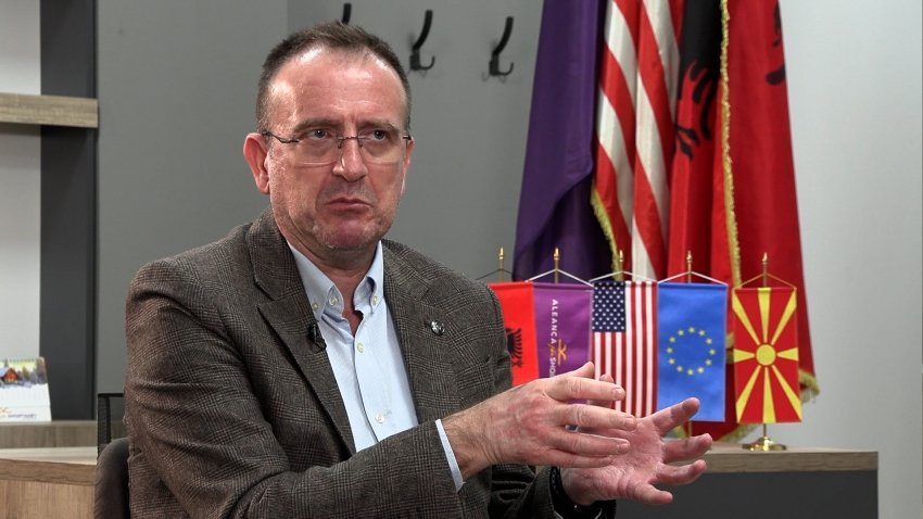 Taravari: Ne u quajtëm tradhëtarë sepse braktisëm lukset e pushtetit si shenjë mospajtimi, po Salim Sulejmani çfarë quhet që e shiti popullin për tu bërë ambasador?!