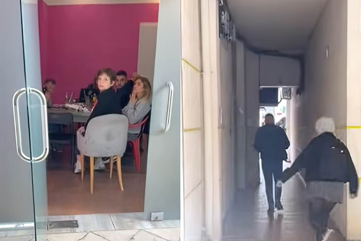Braçe në zyrën e patronazhistëve të PS-së, kërcënon gazetaren: “M’u zhduk!”