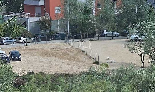 Nga lulishte në parking brenda natës, shkatërrohet hapësira te Liqeni i Thatë 