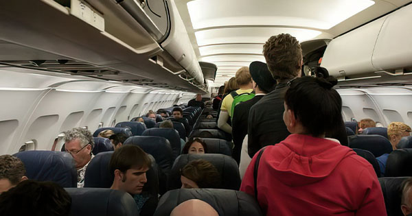 Turqia vendos gjobë 70 euro për pasagjerët që ngrihen nga vendi para kohe në avion