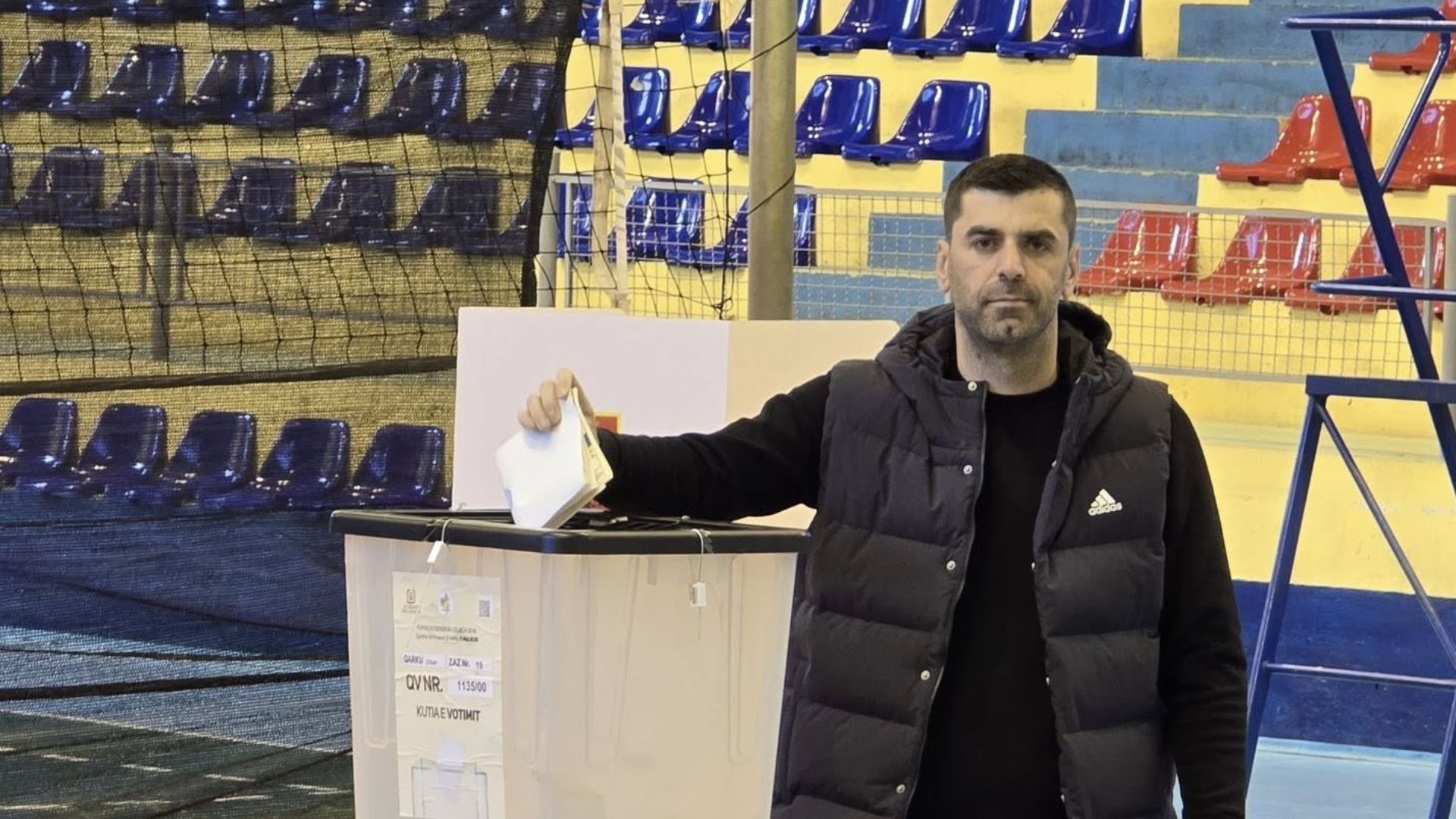 Incident në Maqellarë/ Kandidati i PS godet fizikisht punonjësin e Ujësjellësit