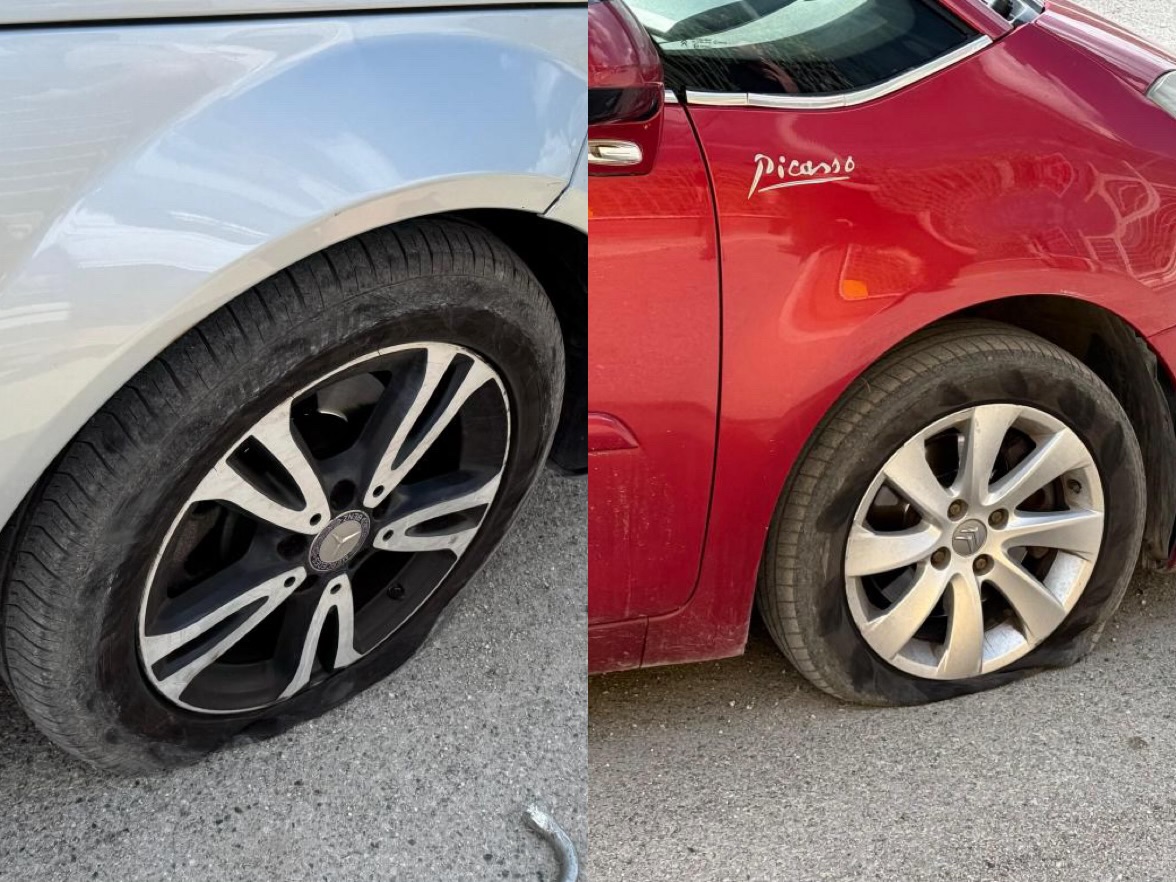 Tre makina çajnë gomat në autostradën Tiranë-Durrës