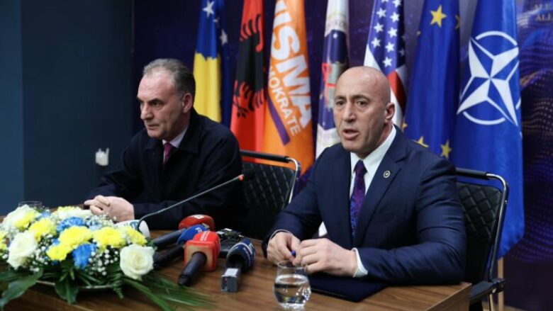 Limaj më porosi për AAK-në: Me idhnim t’shpisë, mos ju gjuajë kojshisë – Haradinaj ka qenë i favorizuar me poste