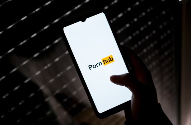 BE nis hetim ndaj faqeve pornografike për dështim në mbrojtjen e fëmijëve