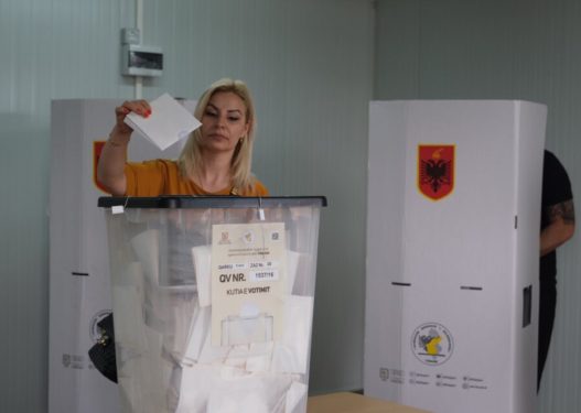 Një orë para mbylljes së votimit, pjesëmarrja më e ulët se ajo e vitit 2021 