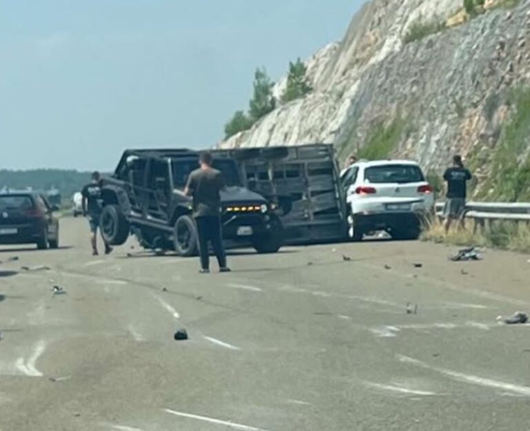 Aksident në autostradën “Ibrahim Rugova”, pamje nga vendi i ngjarjes