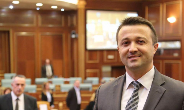 Deputeti Berisha për pasurinë e deklaruar: Kam lindur milioner, vij nga familje e tillë