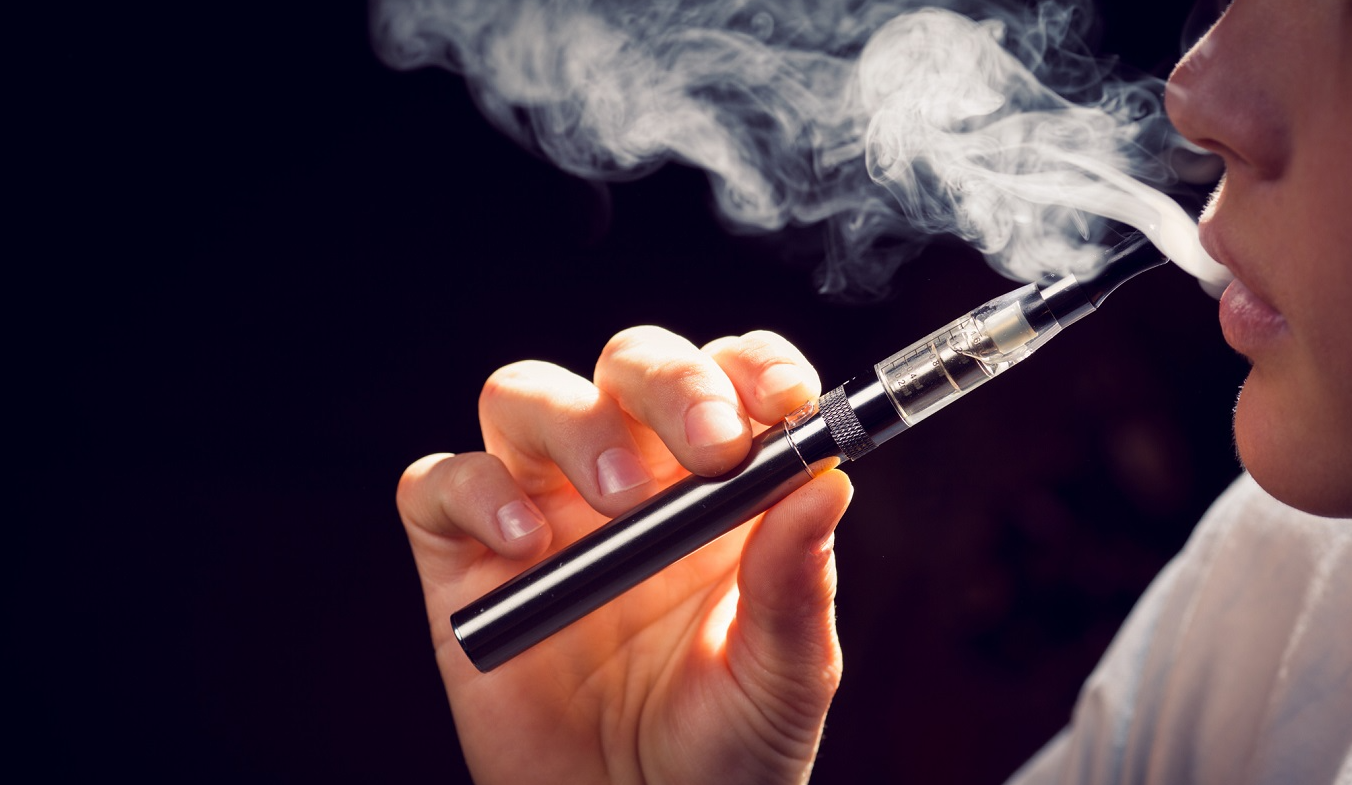 Cigaret elektronike lëshojnë metale toksike, dëmtojnë mushkëritë dhe indet e trupit