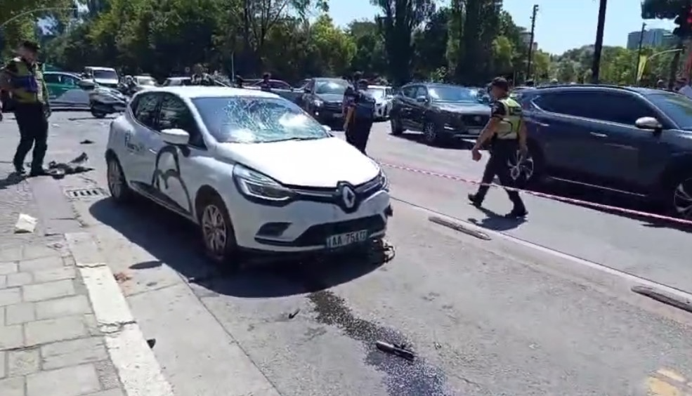 Tiranë/ Makina përplas dy fëmijë, të miturit nisen drejt spitalit