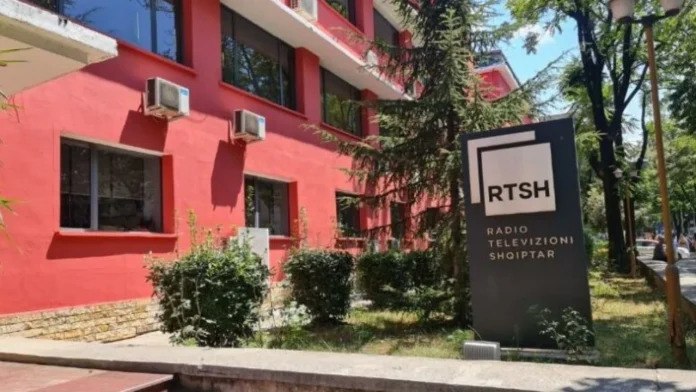 Tenderi i fshehtë dhe firmat fantazmë, si po minohet rrjeti publik i transmetimit digjital të RTSH-së