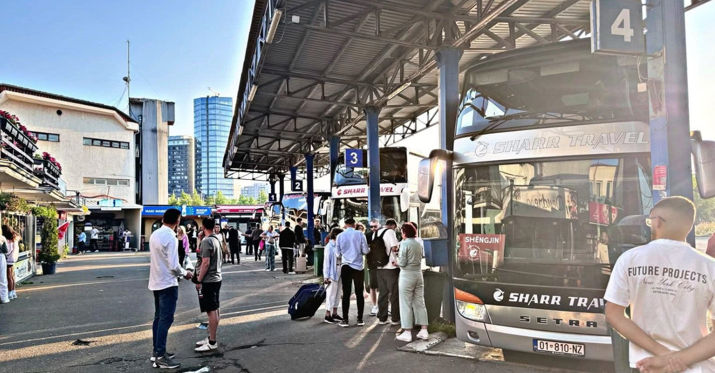 Kurtishaj flet me shifra: Mijëra qytetarë nga Kosova janë nisur drejt bregdetit të Shqipërisë