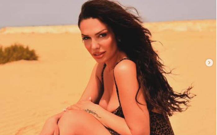 Drenusha Latifi në bikini pozon, linjat ekspozon
