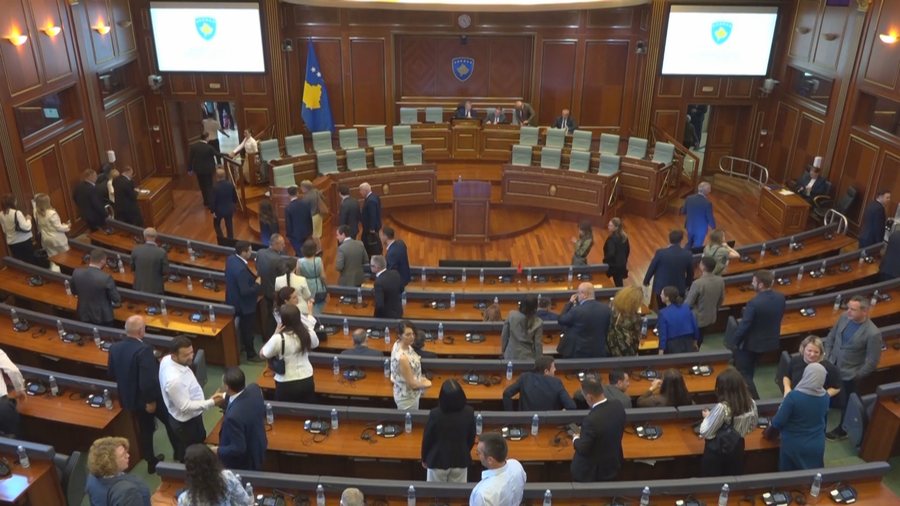Ngërçi në Kuvendin e Kosovës, Presidentja Osmani cakton datën për zgjedhjet lokale