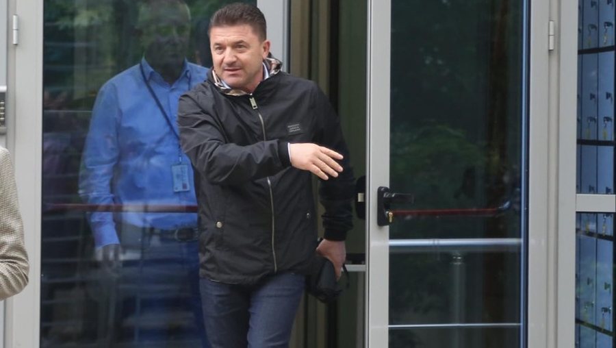 33 milion lekë dëm me tendera, Elvis Roshi merret i pandehur