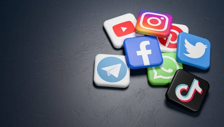 Raporti holandez ngre alarmin për ndikimin e mediave sociale në shëndetin mendor të fëmijëve