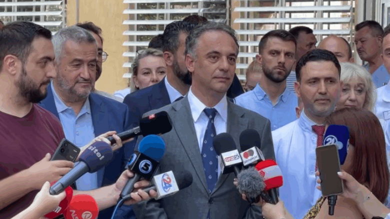 Aziri tërhiqet: Parkingun në Klinikë mund ta shfrytëzojnë edhe të punësuarit