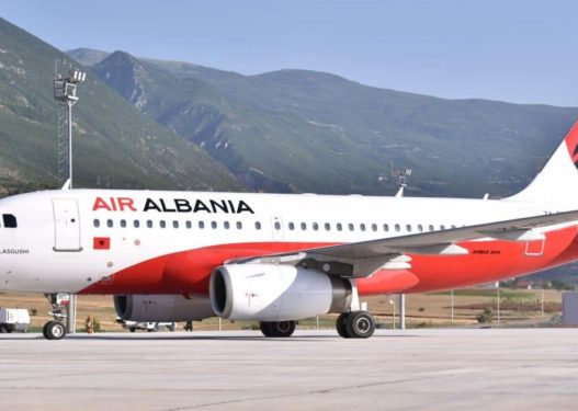 10 shqiptarë në Belgjikë nisen me qejf drejt Tiranës, Air Albania iu anulon fluturimin pa asnjë arsye 