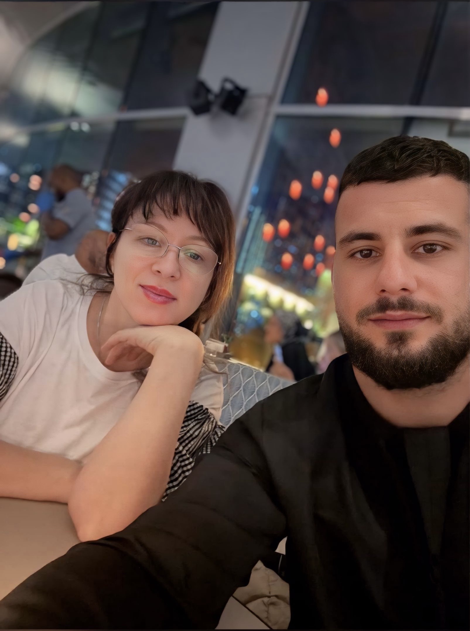 “Enajdi mashtrues e bixhozxhi, familja e çoi në Dubai se rrahu gruan”