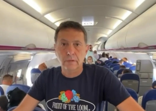 Avionit të Wizz Air i prishet goma! Ngecin në Pisa shqiptarët të bllokuar brenda