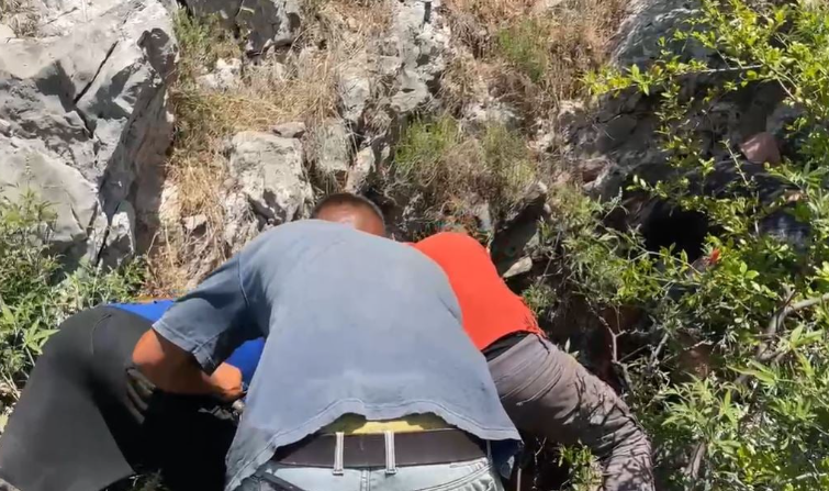 Lezhë/ I moshuari bie në shpellë dhe humb jetën