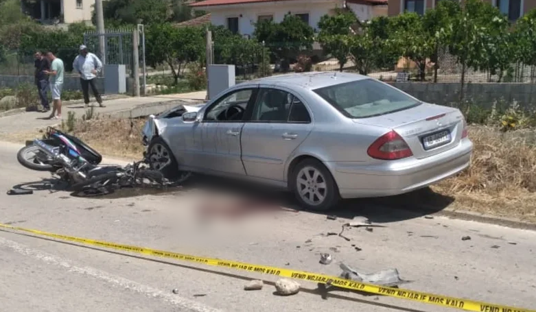 Po lëvizte me motor, makina përplas për vdekje 15-vjeçarin në Divjakë