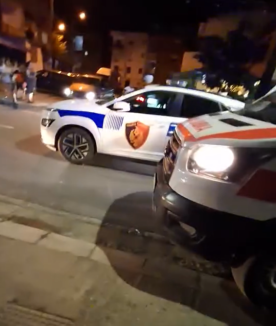 Një tjetër makinë policie përfshihet në aksident në Laprakë, i mituri me biçikletë përfundon në spital