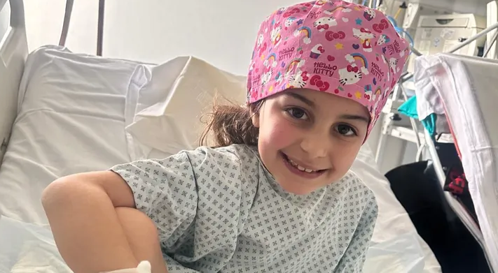 8 vjeçarja po lufton çdo ditë me tumorin në kokë, të ndihmojmë Sofinë që të jetojë dhe gëzojë