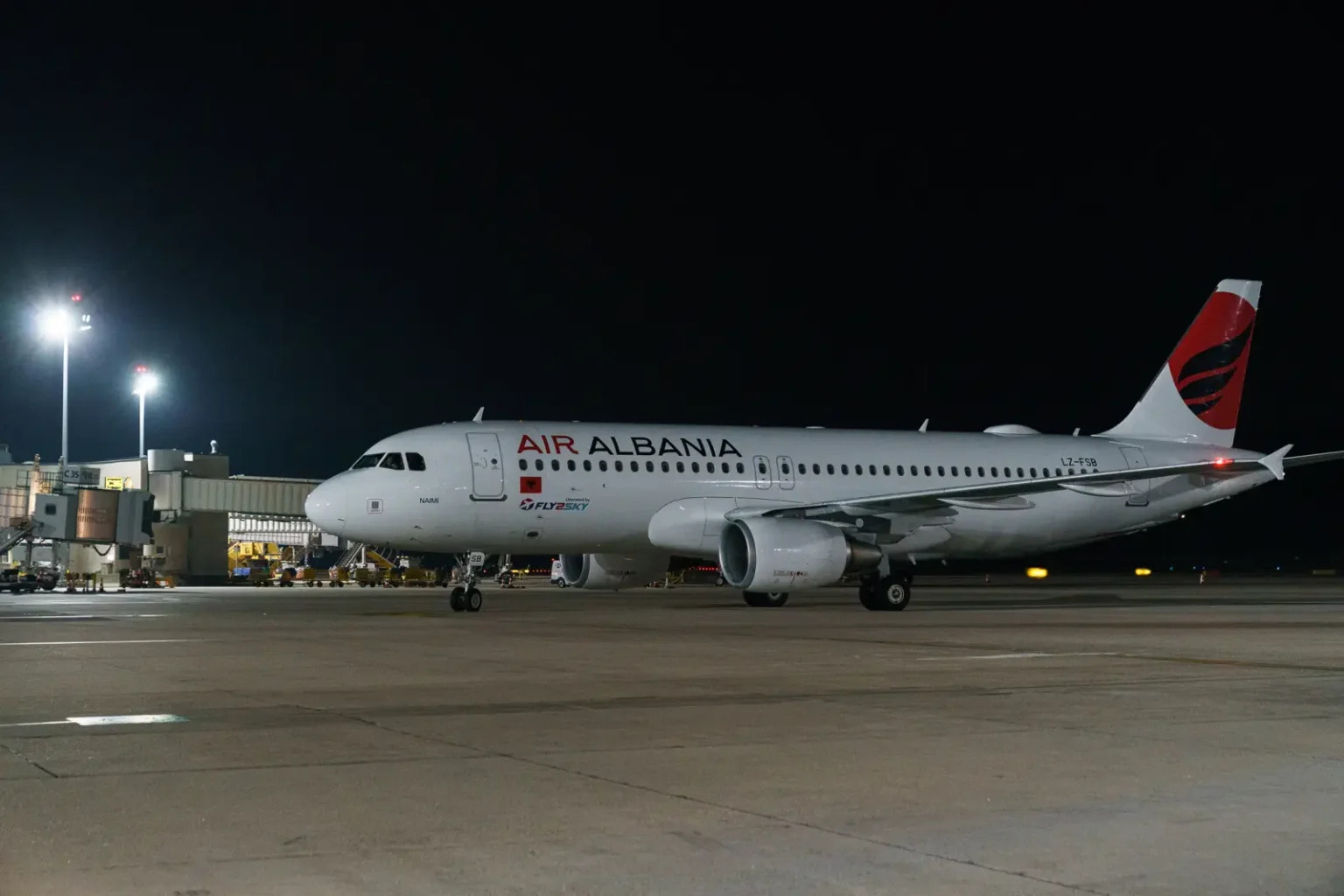 Air Albania lë pasagjerët në terr informativ në Bergamo: As vetë s’e dinë se kur do niset fluturimi!