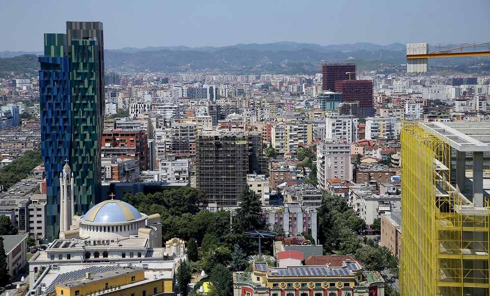 Ndërtimi si simptomë: kriza urbane dhe shkatërrimi ekonomik i shqiptarëve