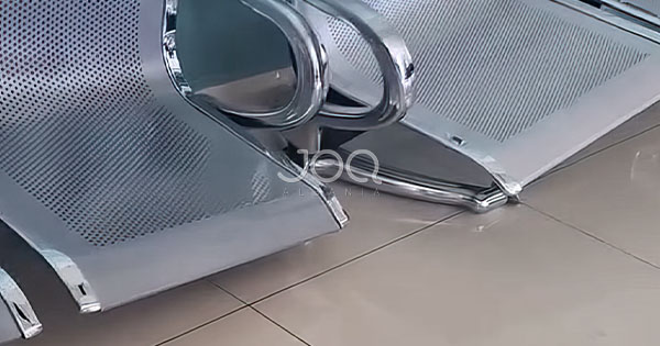 Prindër në këmbë, stola të shkatërruar: Gjendje e mjerueshme në Pediatrinë e QSUT